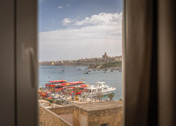 Lejlighed Azure By Homega - Valletta Views, Hot Tub, Sauna, Ferries *