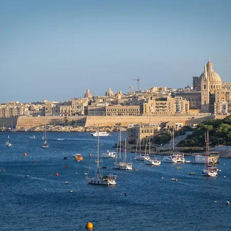 Azure By Homega - Valletta Views, Hot Tub, Sauna, Ferries Apartment Sliema