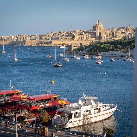 Azure By Homega - Valletta Views, Hot Tub, Sauna, Ferries
