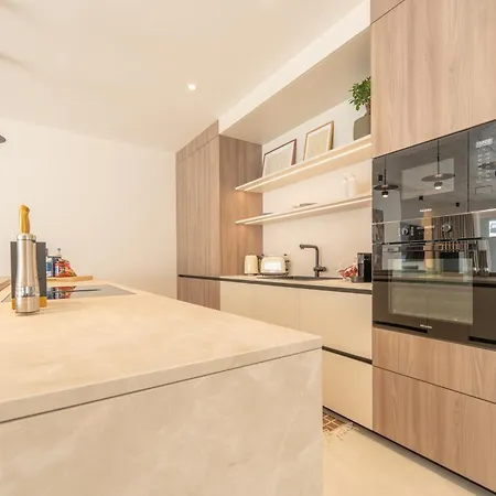 Apartment Azure By Homega - Valletta Views, Hot Tub, Sauna, Ferries Sliema