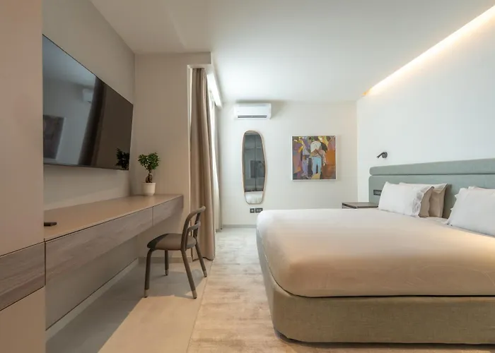 Spacious Retreat, Jacuzzi, Sauna & Valletta Views Apartment *