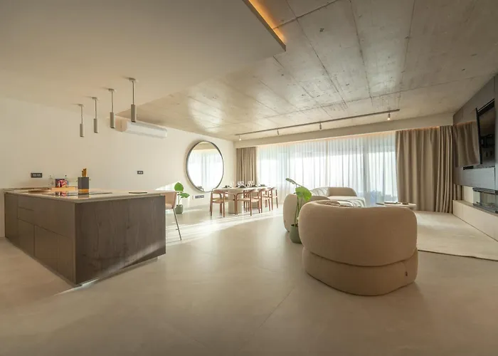 Azure By Homega - Valletta Views, Hot Tub, Sauna, Ferries Sliema