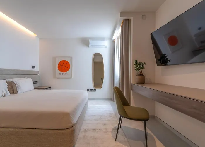 Spacious Retreat, Jacuzzi, Sauna & Valletta Views *