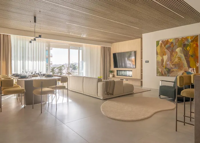 Azure By Homega - Valletta Views, Hot Tub, Sauna, Ferries