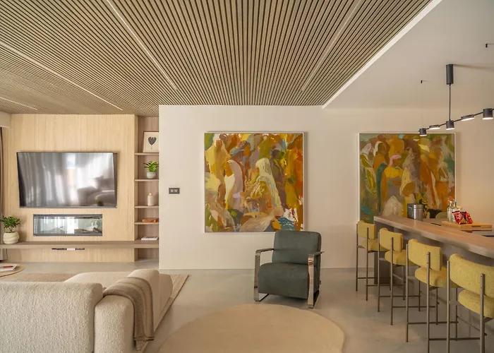 Spacious Retreat, Jacuzzi, Sauna & Valletta Views * Sliema