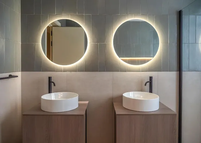 Spacious Retreat, Jacuzzi, Sauna & Valletta Views * Sliema