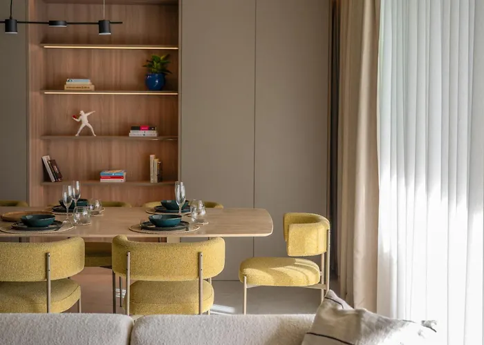 Spacious Retreat, Jacuzzi, Sauna & Valletta Views Apartment Sliema