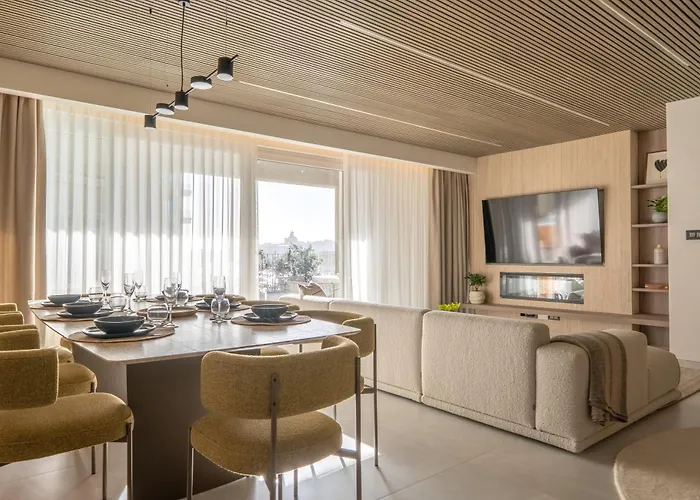 Spacious Retreat, Jacuzzi, Sauna & Valletta Views