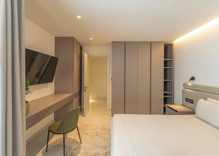 Spacious Retreat, Jacuzzi, Sauna & Valletta Views Apartment