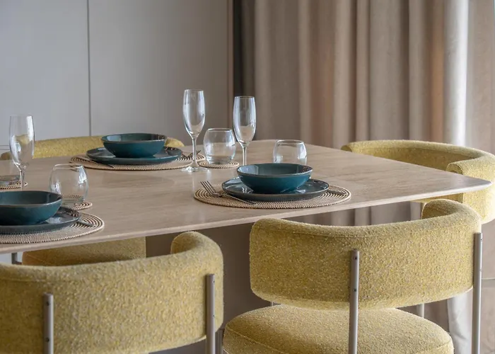 Spacious Retreat, Jacuzzi, Sauna & Valletta Views * Sliema