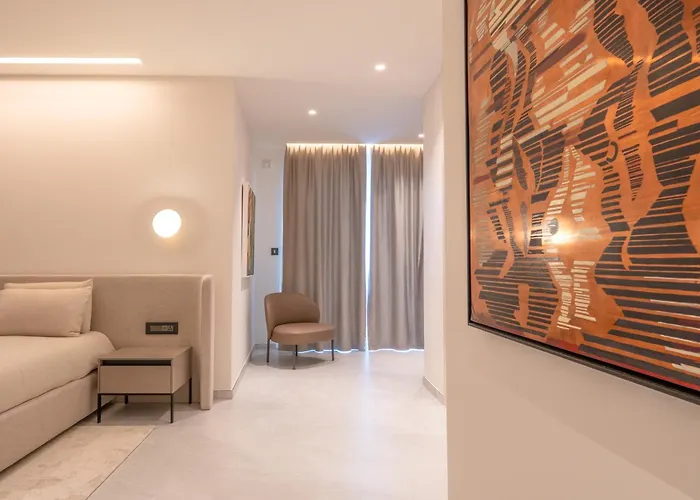 Spacious Retreat, Jacuzzi, Sauna & Valletta Views Sliema